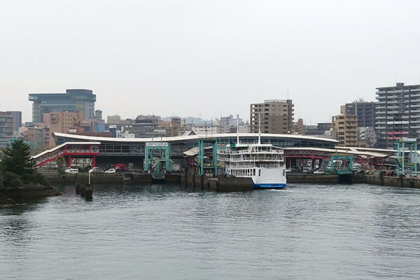Le terminal des ferries de Kagoshima